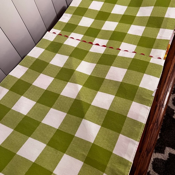 Pioneer Woman Table Runner - Picture 4 of 4